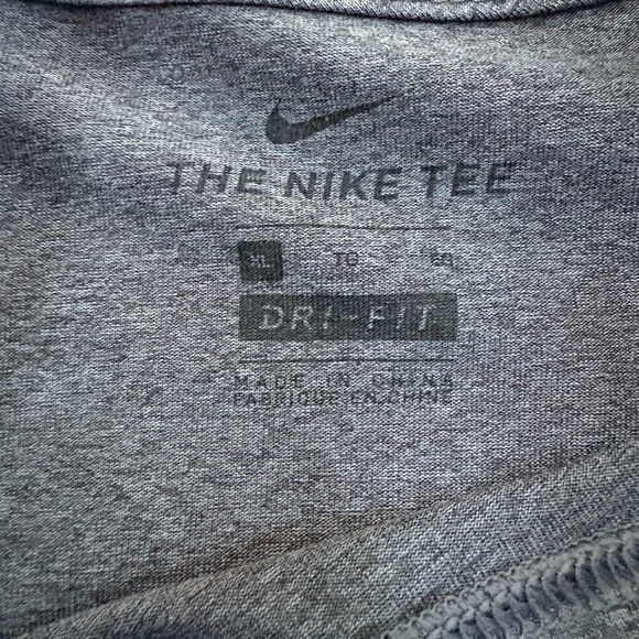 Nike Dry Fit Shirts - Picture 4 of 4